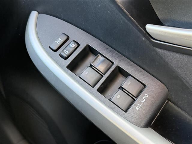 プリウス S 17インチ社外ホイール(HRS)/ナビ/NSCP-W64/CD/DVD/BT/SD/ワンセグTV/バックカメラ/ETC/前方ドライブレコーダー/オートライト/スマートキー/電動格納ミラー(15枚目)