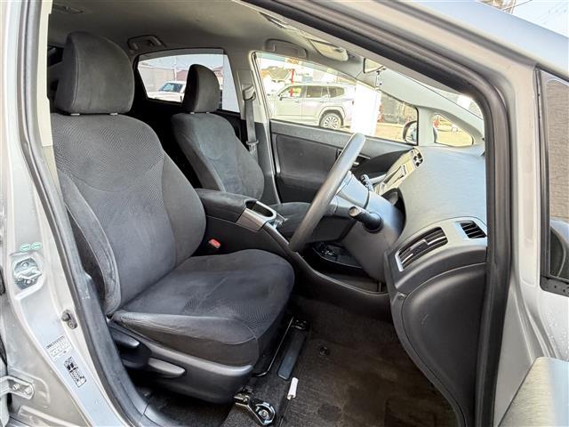 プリウス S 17インチ社外ホイール(HRS)/ナビ/NSCP-W64/CD/DVD/BT/SD/ワンセグTV/バックカメラ/ETC/前方ドライブレコーダー/オートライト/スマートキー/電動格納ミラー(23枚目)