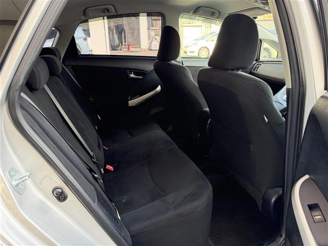 プリウス S 17インチ社外ホイール(HRS)/ナビ/NSCP-W64/CD/DVD/BT/SD/ワンセグTV/バックカメラ/ETC/前方ドライブレコーダー/オートライト/スマートキー/電動格納ミラー(29枚目)