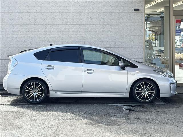 プリウス S 17インチ社外ホイール(HRS)/ナビ/NSCP-W64/CD/DVD/BT/SD/ワンセグTV/バックカメラ/ETC/前方ドライブレコーダー/オートライト/スマートキー/電動格納ミラー(32枚目)