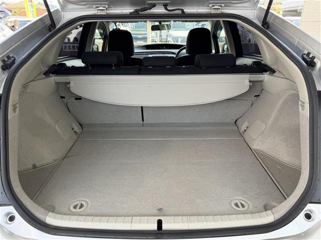 プリウス S 17インチ社外ホイール(HRS)/ナビ/NSCP-W64/CD/DVD/BT/SD/ワンセグTV/バックカメラ/ETC/前方ドライブレコーダー/オートライト/スマートキー/電動格納ミラー(37枚目)