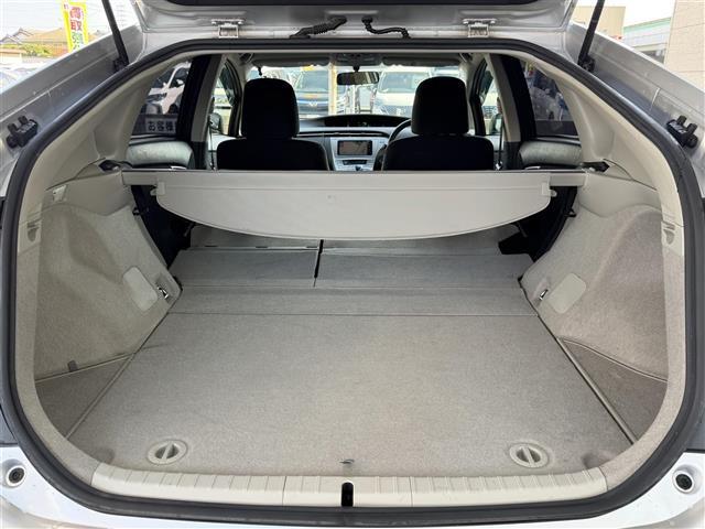 プリウス S 17インチ社外ホイール(HRS)/ナビ/NSCP-W64/CD/DVD/BT/SD/ワンセグTV/バックカメラ/ETC/前方ドライブレコーダー/オートライト/スマートキー/電動格納ミラー(38枚目)