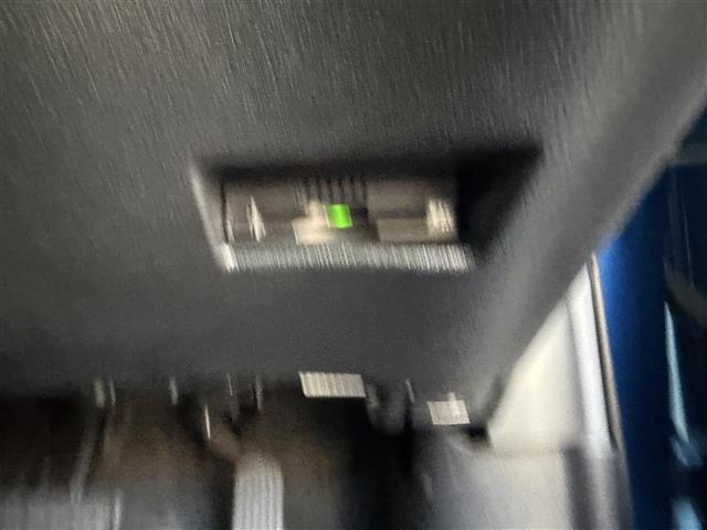 シエンタ Ｇ　雹害／ワンオーナー／純正ディーラーナビ（ＣＤ／ＢＴ／フルセグＴＶ）／バックカメラ／両側パワースライドドア／トヨタセーフティセンス／レーンアシスト／オートマチックハイビーム／（2枚目）