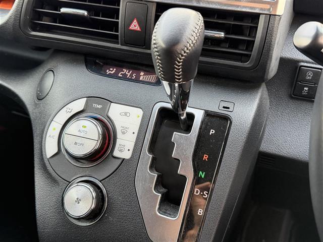 シエンタ Ｇ　雹害／ワンオーナー／純正ディーラーナビ（ＣＤ／ＢＴ／フルセグＴＶ）／バックカメラ／両側パワースライドドア／トヨタセーフティセンス／レーンアシスト／オートマチックハイビーム／（10枚目）