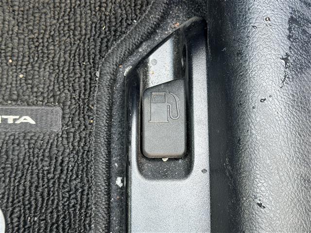 シエンタ Ｇ　雹害／ワンオーナー／純正ディーラーナビ（ＣＤ／ＢＴ／フルセグＴＶ）／バックカメラ／両側パワースライドドア／トヨタセーフティセンス／レーンアシスト／オートマチックハイビーム／（17枚目）