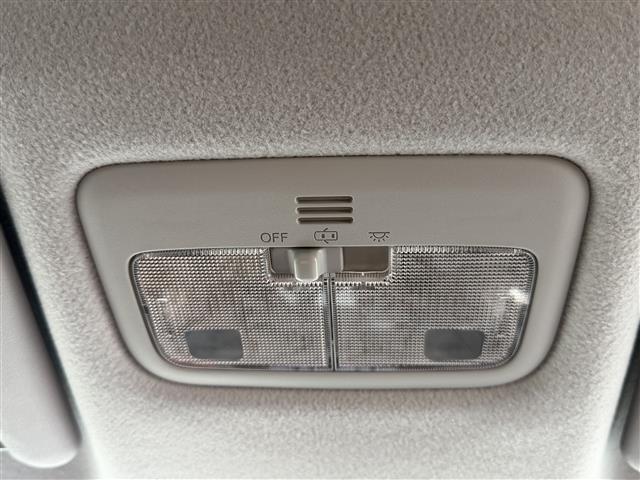 シエンタ Ｇ　雹害／ワンオーナー／純正ディーラーナビ（ＣＤ／ＢＴ／フルセグＴＶ）／バックカメラ／両側パワースライドドア／トヨタセーフティセンス／レーンアシスト／オートマチックハイビーム／（18枚目）