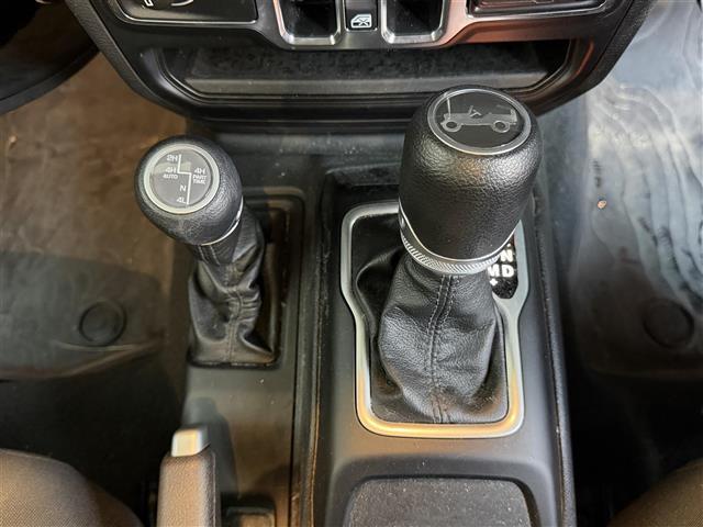 ジープ・ラングラーアンリミテッド スポーツ　／ワンオーナー☆純正ディスプレイオーディオ（ＢＴ／ＵＳＢ）／バックカメラ／サイドカメラ／レーダークルーズコントロール／ＥＴＣ／アイドリングストップ／コーナーセンサー／スマートキー（14枚目）