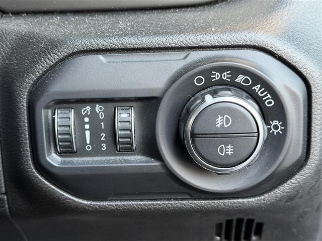 ジープ・ラングラーアンリミテッド スポーツ　／ワンオーナー☆純正ディスプレイオーディオ（ＢＴ／ＵＳＢ）／バックカメラ／サイドカメラ／レーダークルーズコントロール／ＥＴＣ／アイドリングストップ／コーナーセンサー／スマートキー（15枚目）