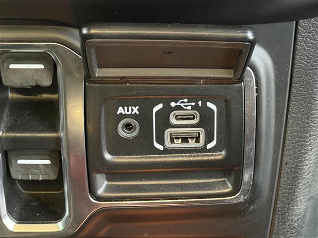 ジープ・ラングラーアンリミテッド スポーツ　／ワンオーナー☆純正ディスプレイオーディオ（ＢＴ／ＵＳＢ）／バックカメラ／サイドカメラ／レーダークルーズコントロール／ＥＴＣ／アイドリングストップ／コーナーセンサー／スマートキー（16枚目）