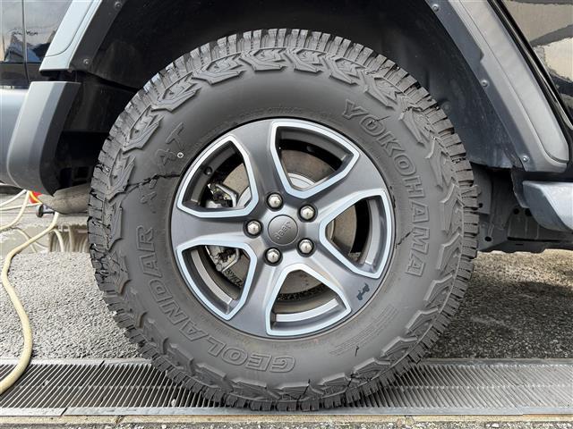 ジープ・ラングラーアンリミテッド スポーツ　／ワンオーナー☆純正ディスプレイオーディオ（ＢＴ／ＵＳＢ）／バックカメラ／サイドカメラ／レーダークルーズコントロール／ＥＴＣ／アイドリングストップ／コーナーセンサー／スマートキー（27枚目）