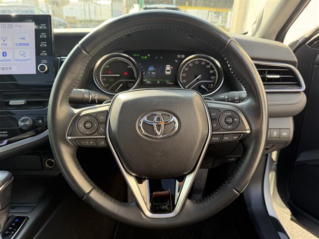 カムリ ＷＳレザーパッケージ　／ワンオーナー／純正メーカーナビ（ＢＴ／Ｍｉｒａｃａｓｔ）／バックカメラ／ＧＲエアロ／フロント／サイド／リア／リアアンダー／ＴＲＤマフラー／サンルーフ☆／ルレザーシート／前席パワーシート（5枚目）