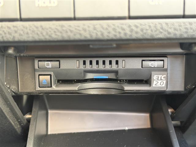 カムリ ＷＳレザーパッケージ　／ワンオーナー／純正メーカーナビ（ＢＴ／Ｍｉｒａｃａｓｔ）／バックカメラ／ＧＲエアロ／フロント／サイド／リア／リアアンダー／ＴＲＤマフラー／サンルーフ☆／ルレザーシート／前席パワーシート（16枚目）