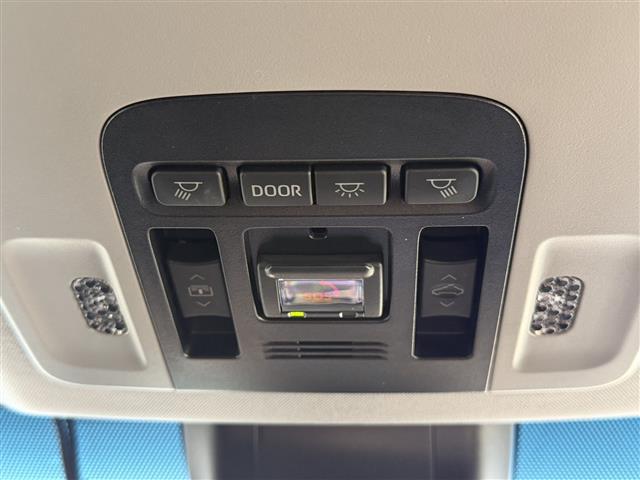 カムリ ＷＳレザーパッケージ　／ワンオーナー／純正メーカーナビ（ＢＴ／Ｍｉｒａｃａｓｔ）／バックカメラ／ＧＲエアロ／フロント／サイド／リア／リアアンダー／ＴＲＤマフラー／サンルーフ☆／ルレザーシート／前席パワーシート（17枚目）