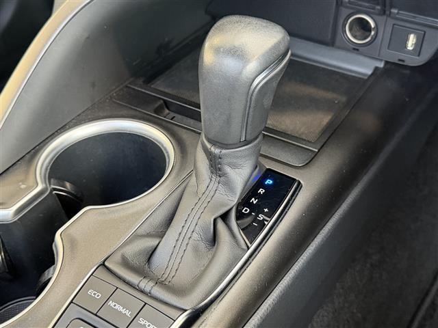 カムリ ＷＳレザーパッケージ　／ワンオーナー／純正メーカーナビ（ＢＴ／Ｍｉｒａｃａｓｔ）／バックカメラ／ＧＲエアロ／フロント／サイド／リア／リアアンダー／ＴＲＤマフラー／サンルーフ☆／ルレザーシート／前席パワーシート（20枚目）