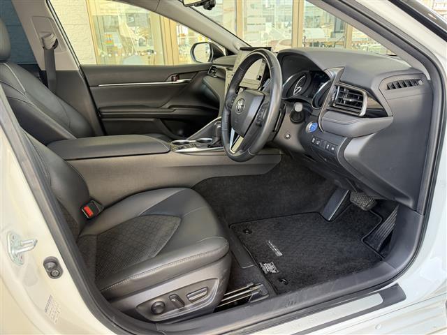 カムリ ＷＳレザーパッケージ　／ワンオーナー／純正メーカーナビ（ＢＴ／Ｍｉｒａｃａｓｔ）／バックカメラ／ＧＲエアロ／フロント／サイド／リア／リアアンダー／ＴＲＤマフラー／サンルーフ☆／ルレザーシート／前席パワーシート（23枚目）