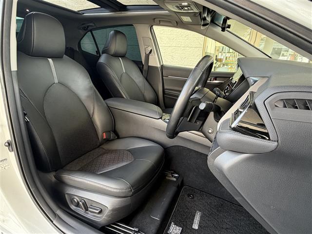 カムリ ＷＳレザーパッケージ　／ワンオーナー／純正メーカーナビ（ＢＴ／Ｍｉｒａｃａｓｔ）／バックカメラ／ＧＲエアロ／フロント／サイド／リア／リアアンダー／ＴＲＤマフラー／サンルーフ☆／ルレザーシート／前席パワーシート（24枚目）