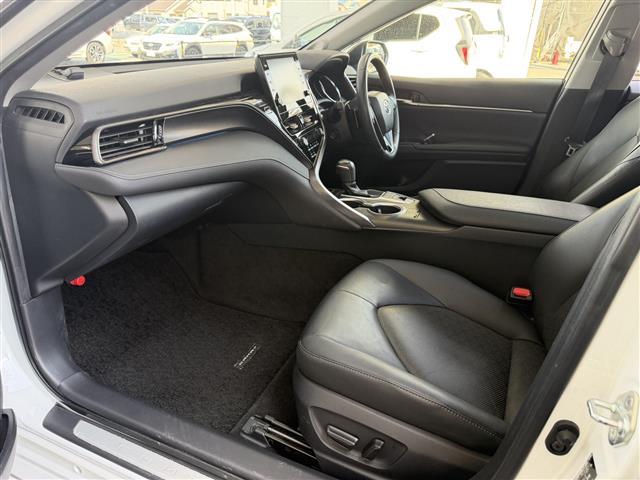 カムリ ＷＳレザーパッケージ　／ワンオーナー／純正メーカーナビ（ＢＴ／Ｍｉｒａｃａｓｔ）／バックカメラ／ＧＲエアロ／フロント／サイド／リア／リアアンダー／ＴＲＤマフラー／サンルーフ☆／ルレザーシート／前席パワーシート（26枚目）