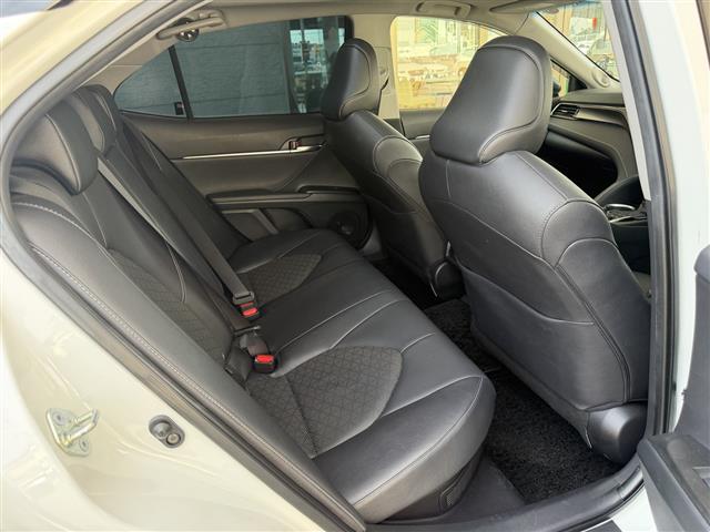 カムリ ＷＳレザーパッケージ　／ワンオーナー／純正メーカーナビ（ＢＴ／Ｍｉｒａｃａｓｔ）／バックカメラ／ＧＲエアロ／フロント／サイド／リア／リアアンダー／ＴＲＤマフラー／サンルーフ☆／ルレザーシート／前席パワーシート（28枚目）