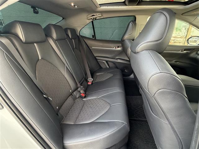 カムリ ＷＳレザーパッケージ　／ワンオーナー／純正メーカーナビ（ＢＴ／Ｍｉｒａｃａｓｔ）／バックカメラ／ＧＲエアロ／フロント／サイド／リア／リアアンダー／ＴＲＤマフラー／サンルーフ☆／ルレザーシート／前席パワーシート（29枚目）