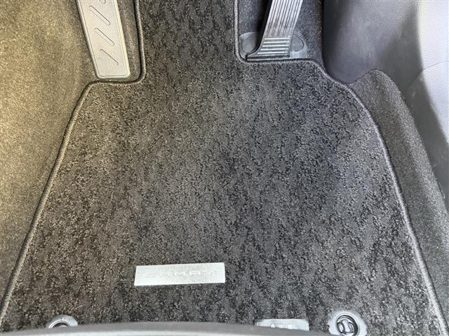 カムリ ＷＳレザーパッケージ　／ワンオーナー／純正メーカーナビ（ＢＴ／Ｍｉｒａｃａｓｔ）／バックカメラ／ＧＲエアロ／フロント／サイド／リア／リアアンダー／ＴＲＤマフラー／サンルーフ☆／ルレザーシート／前席パワーシート（31枚目）