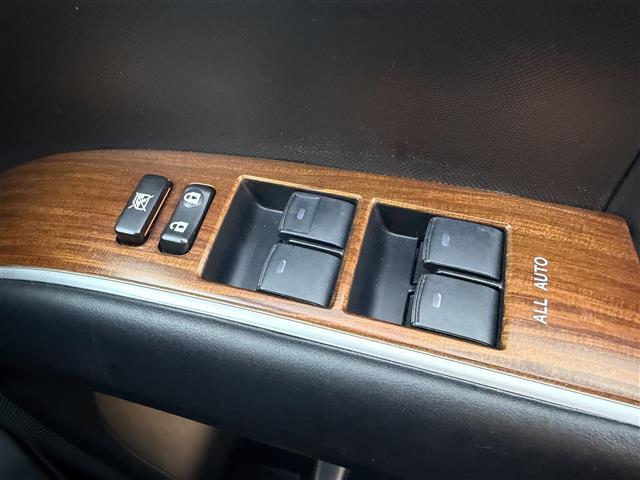 店頭販売もしておりますので、先に在庫が無くなってしまうこともございます。気になる車はまずはお問い合わせください！