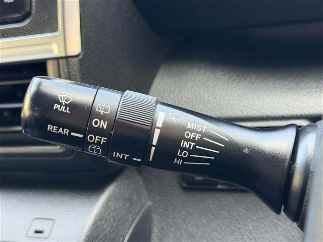 シエンタ Ｇ　グランパー　純正ナビ／ＣＤ／ＢＴ／ＳＤ／フルセグＴＶ／ＥＴＣ／バックカメラ／両側パワースライドドア／衝突軽減ブレーキ／クルーズコントロール／前方ドライブレコーダー／オートハイビーム／ヘッドライトレベライザー（8枚目）