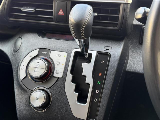 シエンタ Ｇ　グランパー　純正ナビ／ＣＤ／ＢＴ／ＳＤ／フルセグＴＶ／ＥＴＣ／バックカメラ／両側パワースライドドア／衝突軽減ブレーキ／クルーズコントロール／前方ドライブレコーダー／オートハイビーム／ヘッドライトレベライザー（16枚目）