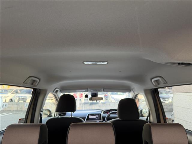 シエンタ Ｇ　グランパー　純正ナビ／ＣＤ／ＢＴ／ＳＤ／フルセグＴＶ／ＥＴＣ／バックカメラ／両側パワースライドドア／衝突軽減ブレーキ／クルーズコントロール／前方ドライブレコーダー／オートハイビーム／ヘッドライトレベライザー（18枚目）