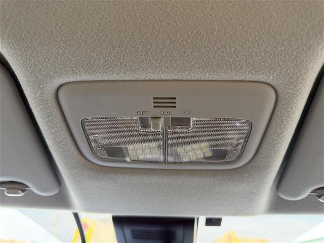 シエンタ Ｇ　グランパー　純正ナビ／ＣＤ／ＢＴ／ＳＤ／フルセグＴＶ／ＥＴＣ／バックカメラ／両側パワースライドドア／衝突軽減ブレーキ／クルーズコントロール／前方ドライブレコーダー／オートハイビーム／ヘッドライトレベライザー（19枚目）