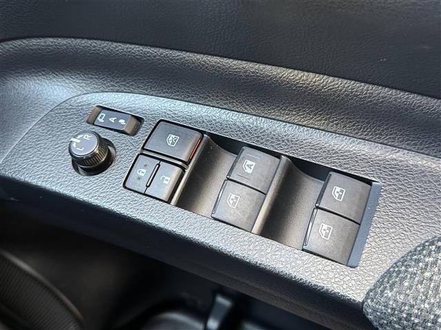 シエンタ Ｇ　グランパー　純正ナビ／ＣＤ／ＢＴ／ＳＤ／フルセグＴＶ／ＥＴＣ／バックカメラ／両側パワースライドドア／衝突軽減ブレーキ／クルーズコントロール／前方ドライブレコーダー／オートハイビーム／ヘッドライトレベライザー（20枚目）