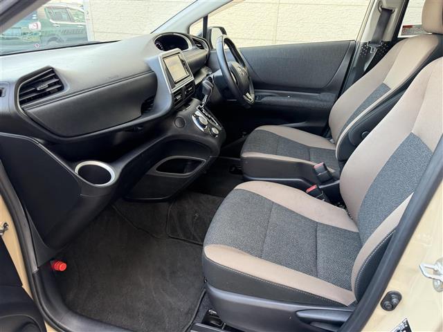 シエンタ Ｇ　グランパー　純正ナビ／ＣＤ／ＢＴ／ＳＤ／フルセグＴＶ／ＥＴＣ／バックカメラ／両側パワースライドドア／衝突軽減ブレーキ／クルーズコントロール／前方ドライブレコーダー／オートハイビーム／ヘッドライトレベライザー（23枚目）