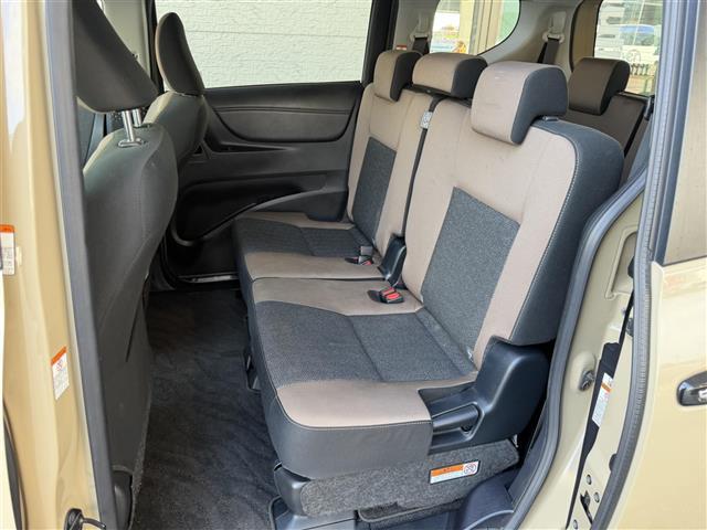 シエンタ Ｇ　グランパー　純正ナビ／ＣＤ／ＢＴ／ＳＤ／フルセグＴＶ／ＥＴＣ／バックカメラ／両側パワースライドドア／衝突軽減ブレーキ／クルーズコントロール／前方ドライブレコーダー／オートハイビーム／ヘッドライトレベライザー（25枚目）