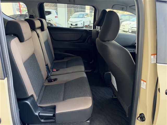 シエンタ Ｇ　グランパー　純正ナビ／ＣＤ／ＢＴ／ＳＤ／フルセグＴＶ／ＥＴＣ／バックカメラ／両側パワースライドドア／衝突軽減ブレーキ／クルーズコントロール／前方ドライブレコーダー／オートハイビーム／ヘッドライトレベライザー（28枚目）