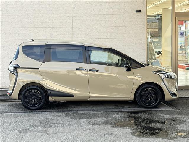 シエンタ Ｇ　グランパー　純正ナビ／ＣＤ／ＢＴ／ＳＤ／フルセグＴＶ／ＥＴＣ／バックカメラ／両側パワースライドドア／衝突軽減ブレーキ／クルーズコントロール／前方ドライブレコーダー／オートハイビーム／ヘッドライトレベライザー（33枚目）