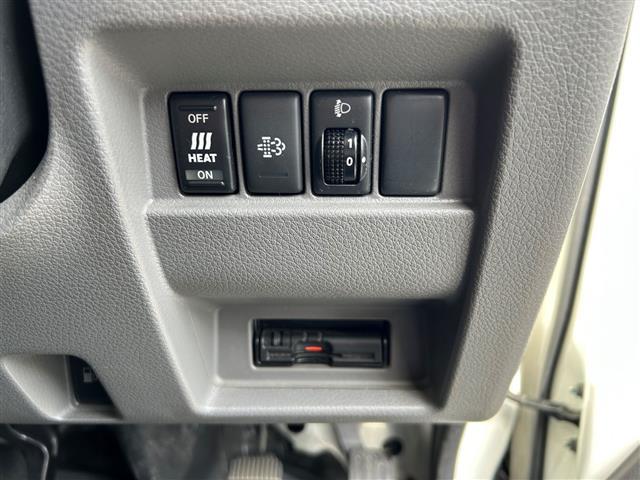 ＮＶ３５０キャラバンバン ライダー　プレミアムＧＸ　／純正ディーラーナビ（ＣＤ／ＤＶＤ／ＢＴ／フルセグＴＶ）／バックカメラ／両側イージー／クローザードア／ＡＵＴＯライト／ＥＴＣ／フロアマット／ドアバイザー／スマートキー／スペアキー／保証書／（19枚目）