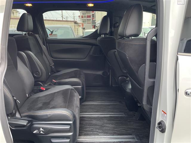 アルファード 2.5S タイプゴールド サンルーフ/純正ディスプレイオーディオ/純正フリップダウンモニター/CD/DVD/BT/USB/フルセグTV/バックカメラ/ETC/両側パワースライドドア/衝突軽減ブレーキ/レーダークルコン(26枚目)