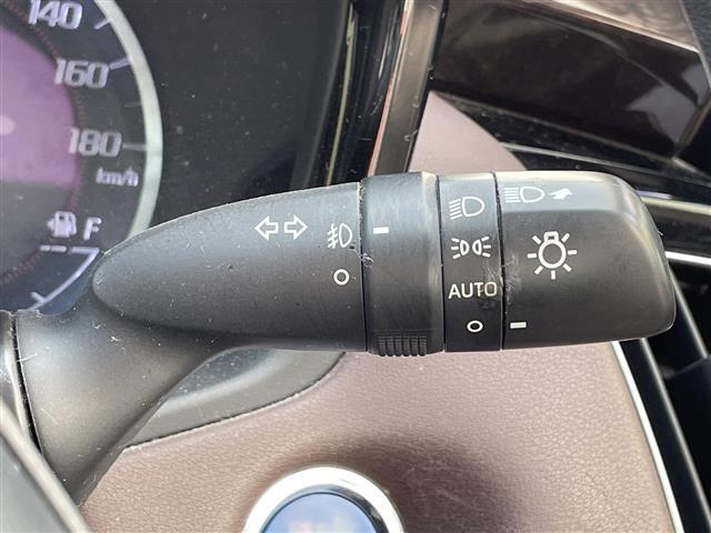 クラウンハイブリッド Ｇ－エグゼクティブ　純正ナビ／ＣＤ／ＤＶＤ／ＢＴ／ＡＵＸ／ＵＳＢ／フルセグＴＶ／全周囲カメラ／ＥＴＣ／衝突軽減ブレーキ／前後コーナーセンサー／レーダークルーズコントロール／ブラインドスポットモニター／純正フロアマット（11枚目）