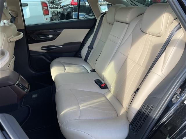 クラウンハイブリッド Ｇ－エグゼクティブ　純正ナビ／ＣＤ／ＤＶＤ／ＢＴ／ＡＵＸ／ＵＳＢ／フルセグＴＶ／全周囲カメラ／ＥＴＣ／衝突軽減ブレーキ／前後コーナーセンサー／レーダークルーズコントロール／ブラインドスポットモニター／純正フロアマット（29枚目）