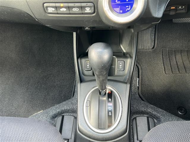 フィットハイブリッド ナビプレミアムセレクション（14枚目）