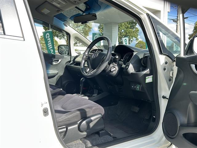 フィットハイブリッド ナビプレミアムセレクション（18枚目）