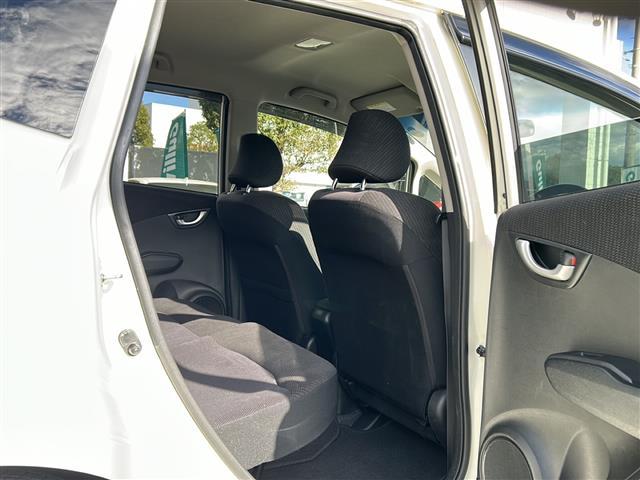 フィットハイブリッド ナビプレミアムセレクション（20枚目）