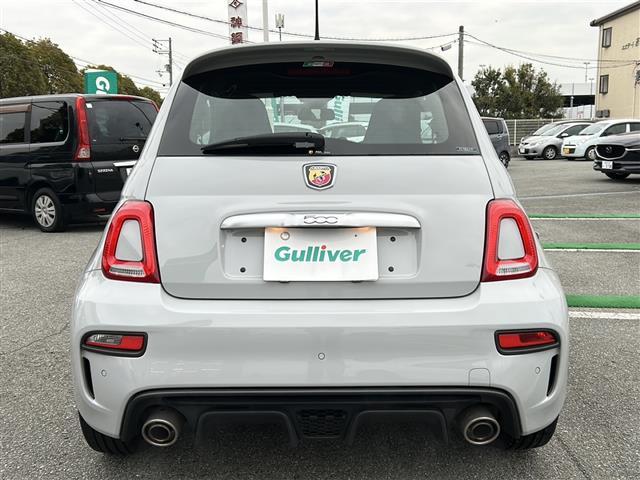 アバルト５９５ ベースグレード　取扱説明書　保証書　純正ナビ（ＡＭ／ＦＭ／Ｂｌｕｅｔｏｏｔｈ／ＵＳＢ）　パドルシフト　リモコンキー　純正フロアマット　純正アルミホイール　ＥＴＣ（30枚目）