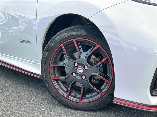 ノート e-パワーニスモ ワンオーナー 全方位カメラ デジタルインナーミラー 純正7型ナビ 前後コーナーセンサー LEDヘッドライト レーンキープアシスト 衝突被害軽減ブレーキ オートライト 純正フロアマット ドラレコ ETC(40枚目)