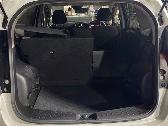 ノート X Vセレクション ワンオーナー 純正7型ナビ 全方位カメラ HIDオートライト 社外14インチアルミホイール アイドリングストップ 横滑り防止装置 レーンキープアシスト 衝突被害軽減ブレーキ 前後コーナーセンサー(25枚目)