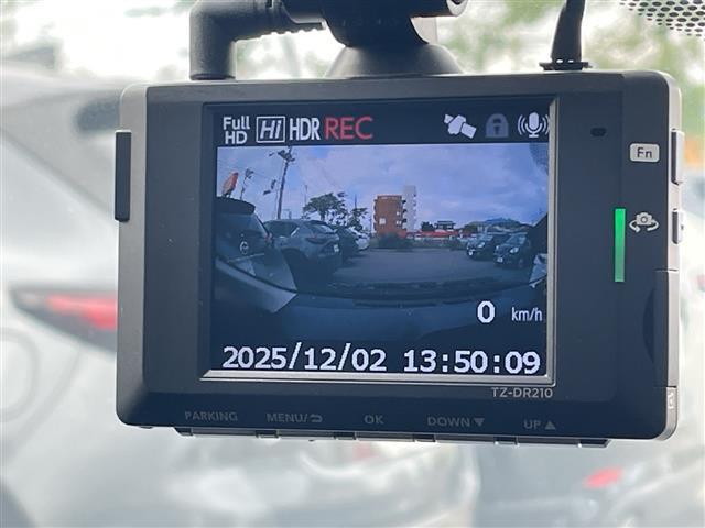 アクア S 純正SDナビ(AM/FM/CD/DVD/フルセグTV/Bluetooth接続) バックカメラ ドライブレコーダー(F/R) 純正フロアマット ステアリングリモコンアダプター レーダー探知機 ETC(5枚目)