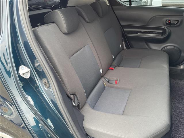 アクア S 純正SDナビ(AM/FM/CD/DVD/フルセグTV/Bluetooth接続) バックカメラ ドライブレコーダー(F/R) 純正フロアマット ステアリングリモコンアダプター レーダー探知機 ETC(23枚目)