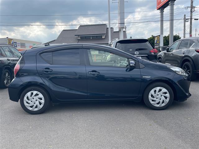 アクア S 純正SDナビ(AM/FM/CD/DVD/フルセグTV/Bluetooth接続) バックカメラ ドライブレコーダー(F/R) 純正フロアマット ステアリングリモコンアダプター レーダー探知機 ETC(34枚目)