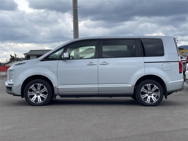 デリカＤ：５ Ｐ　ワンオーナー　全方位カメラ　電動サイドステップ　純正１０．１型ナビ　スマートキー×２　両側パワースライドドア　レーダークルーズコントロール　ブラインドスポットモニター　衝突被害軽減ブレーキ　ＥＴＣ（32枚目）