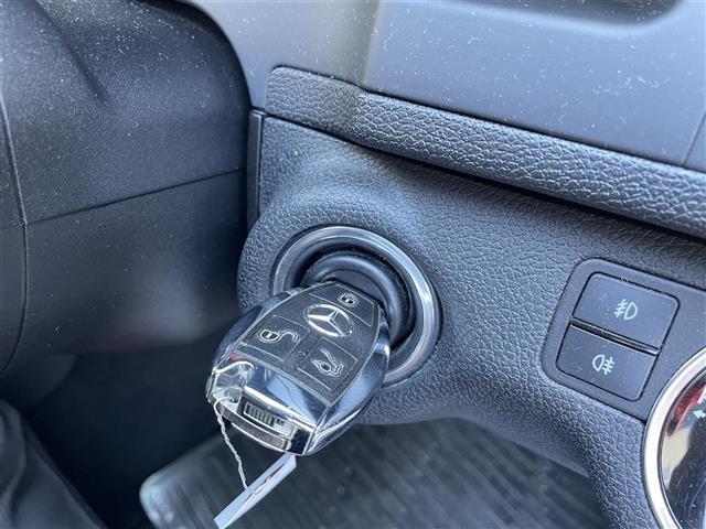 Cクラス C200 CGIブルーエフィシェンシー ☆ワンオーナー☆純正HDDナビ(AM/FM/CD/DVD/ミュージックサーバー/Bluetooth/ワンセグTV)☆クルーズコントロール☆ハンズフリー☆パワーシート(運転席/助手席)☆オー(16枚目)