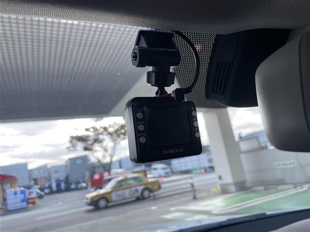 Cクラス C200 CGIブルーエフィシェンシー ☆ワンオーナー☆純正HDDナビ(AM/FM/CD/DVD/ミュージックサーバー/Bluetooth/ワンセグTV)☆クルーズコントロール☆ハンズフリー☆パワーシート(運転席/助手席)☆オー(20枚目)